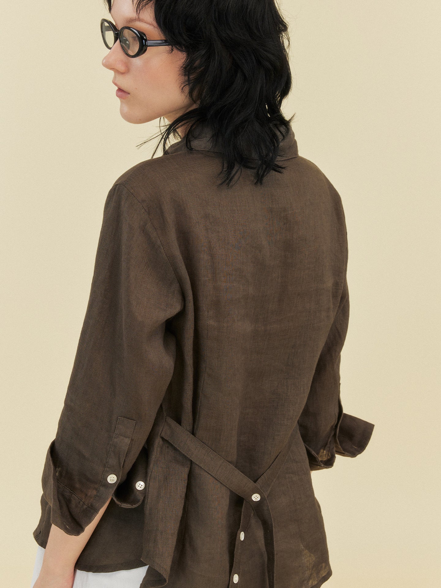 Minimalist linen slim-fit shirt