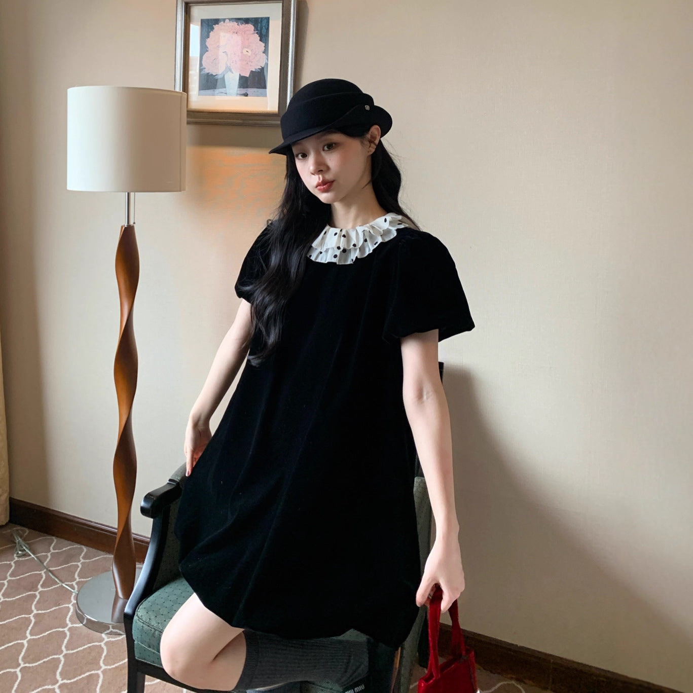 Velvet dresses with detachable sleeves