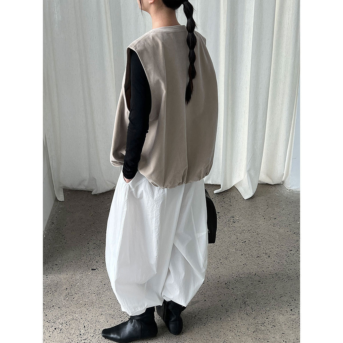 Korean retro suede, round neck sleeveless zipper vest, loose stacking in autumn, casual vest