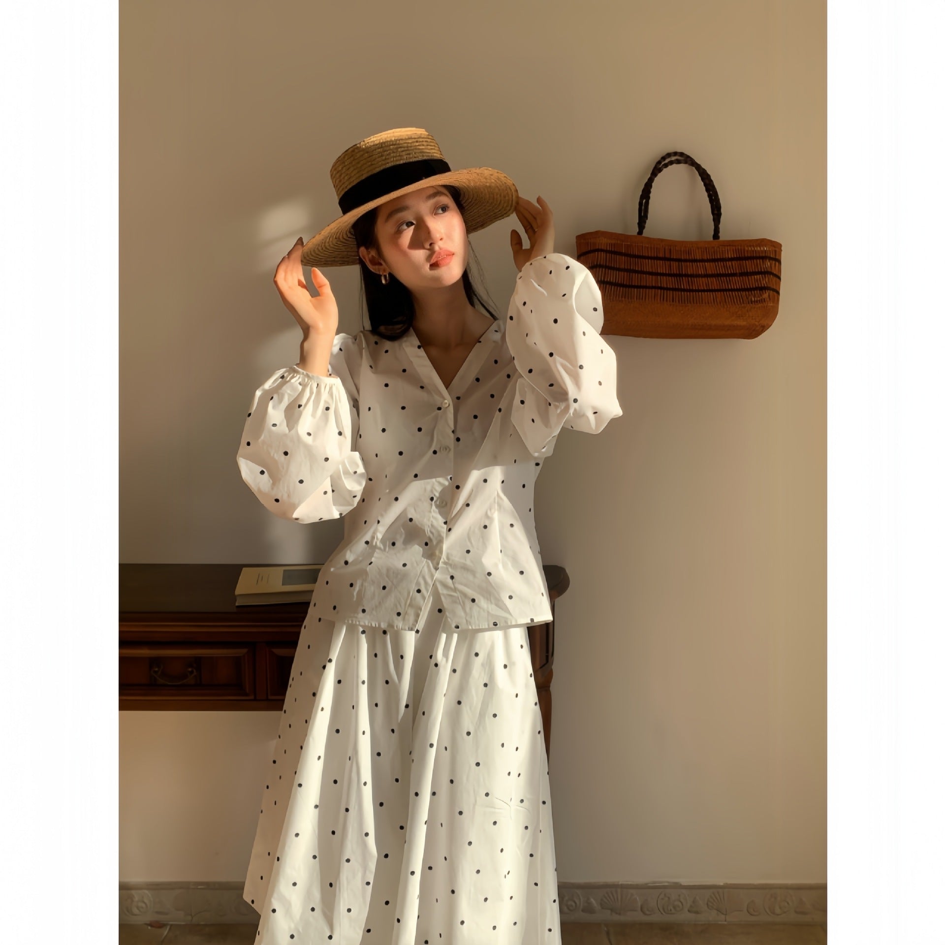 Niche fresh and sweet floral v-neck long-sleeved shirt