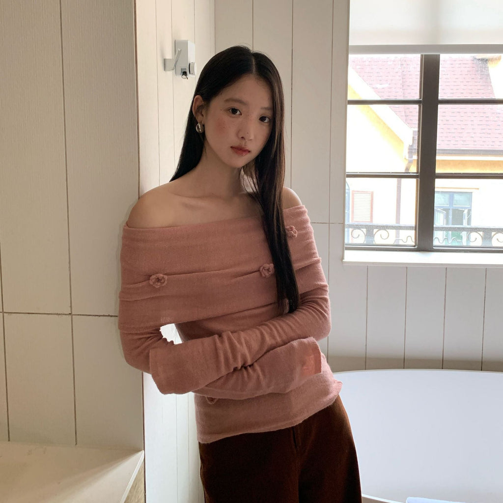 Skin-friendly one-word shoulder backless long-sleeved knitted sweater