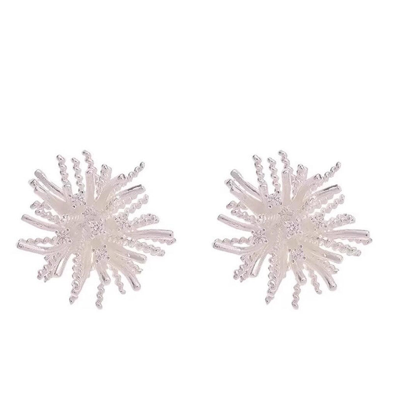 Exaggerated dandelion stud earrings light luxury high-end sense autumn and winter retro temperament earrings beautiful niche zircon earrings
