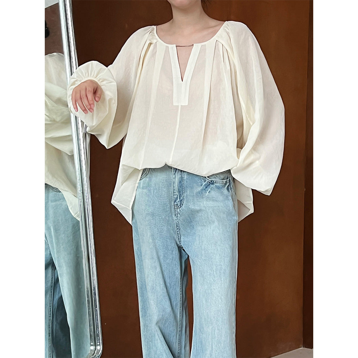 French double V-neck chain design lantern sleeve