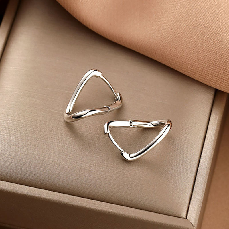 Korean plain ring ear buckle, high-end niche design, summer earrings, earrings, twisted U-shaped earrings, factory direct sales