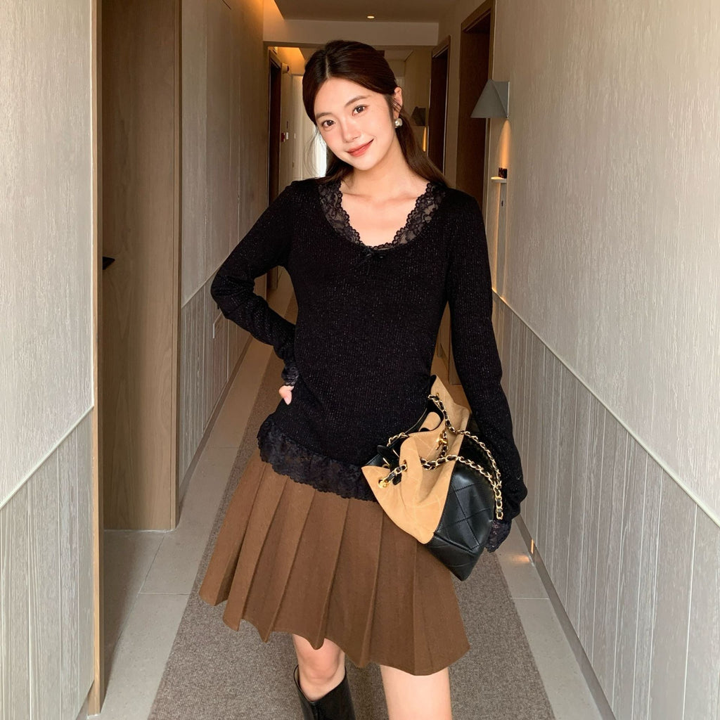 Lace stitching v-neck long-sleeved beautiful bottoming shirt
