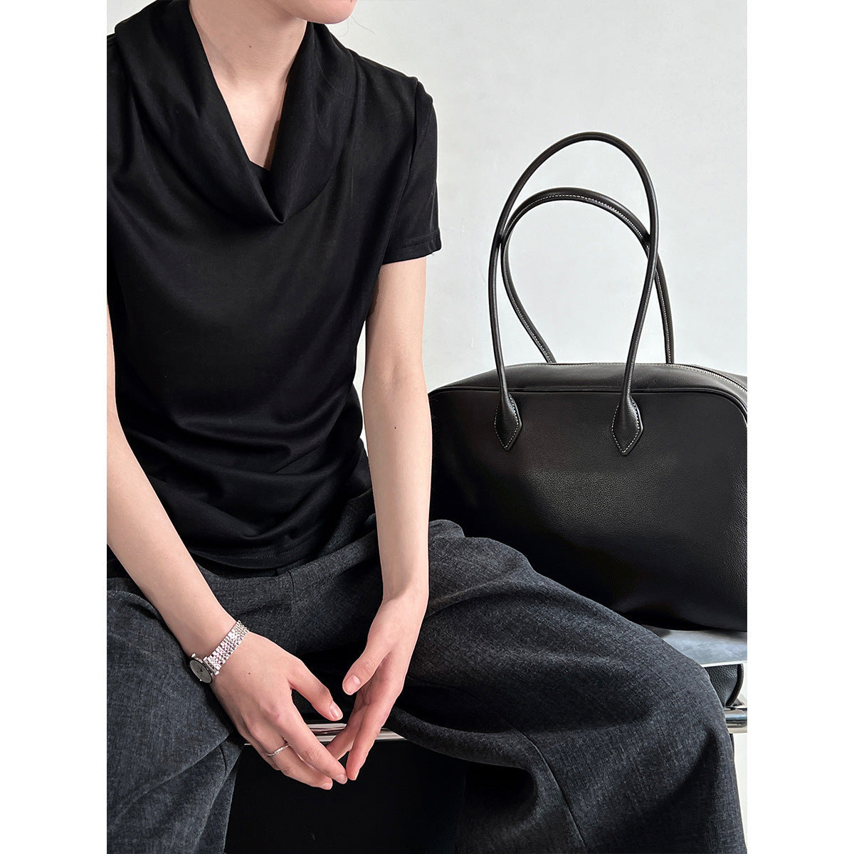 Simple and versatile design pile collar top