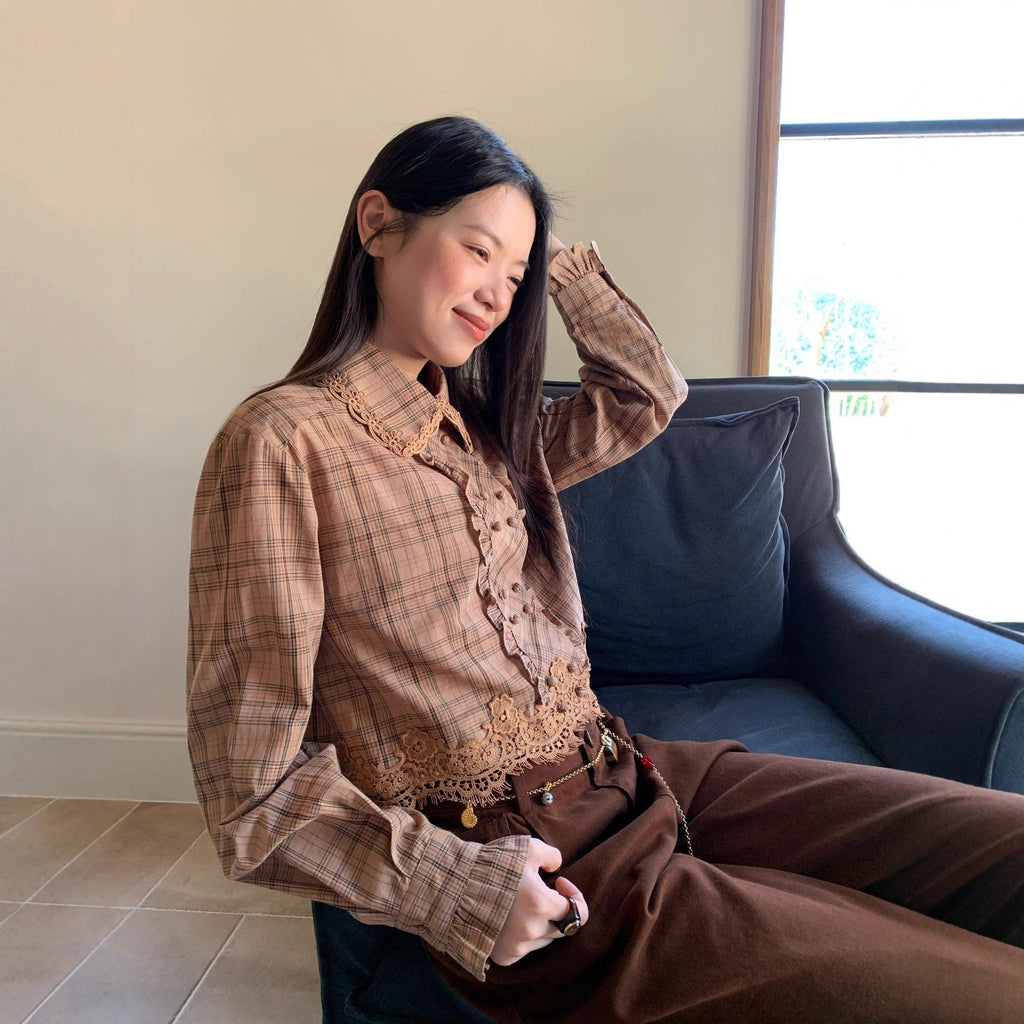 Coffee lapel double-breasted plaid shirt
