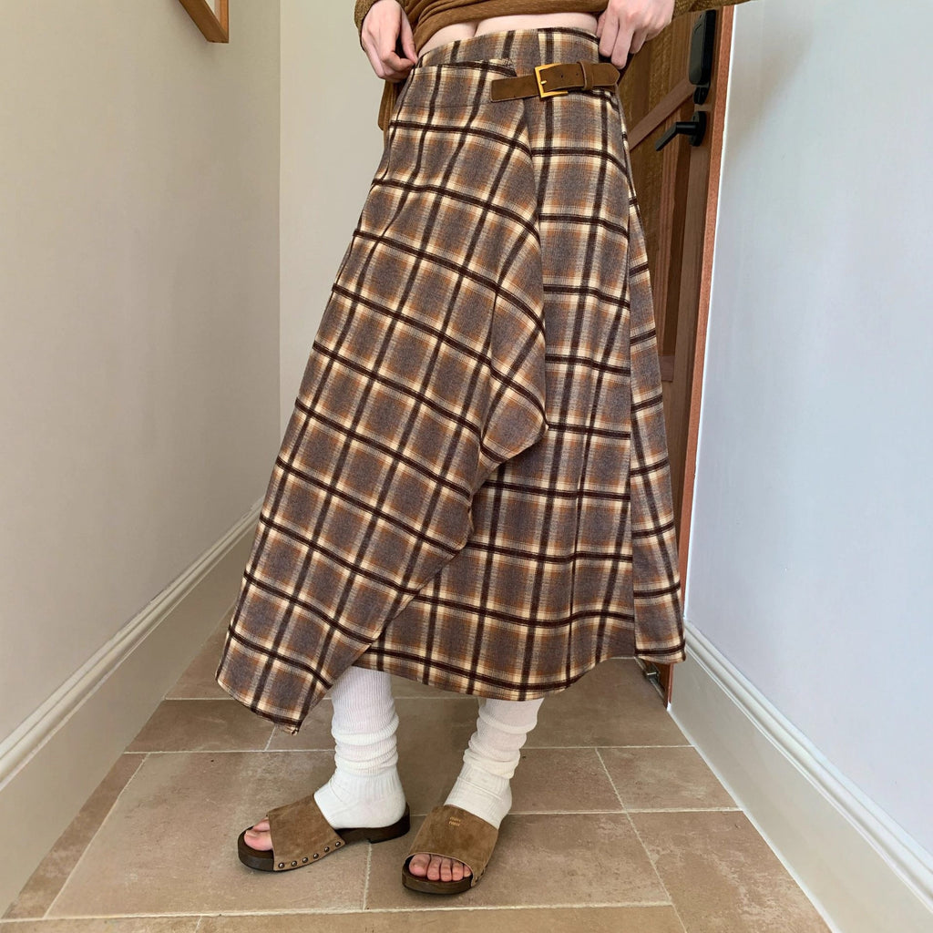 Leather buckle design irregular a word high waist plaid skirt