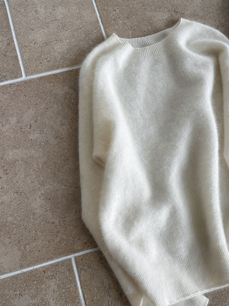 Soft and waxy fluffy crew neck solid color wool sweater women's winter new style with casual lazy top