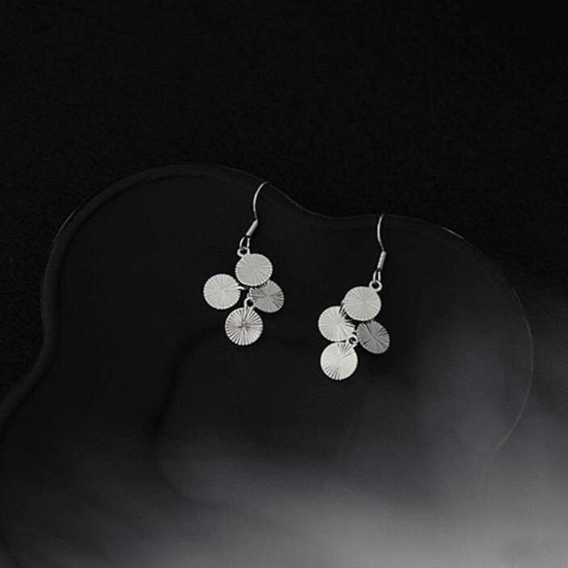Shining car flower sequined earrings fashionable light luxury pleated disc ear hooks unique creative sense tassel thin earrings