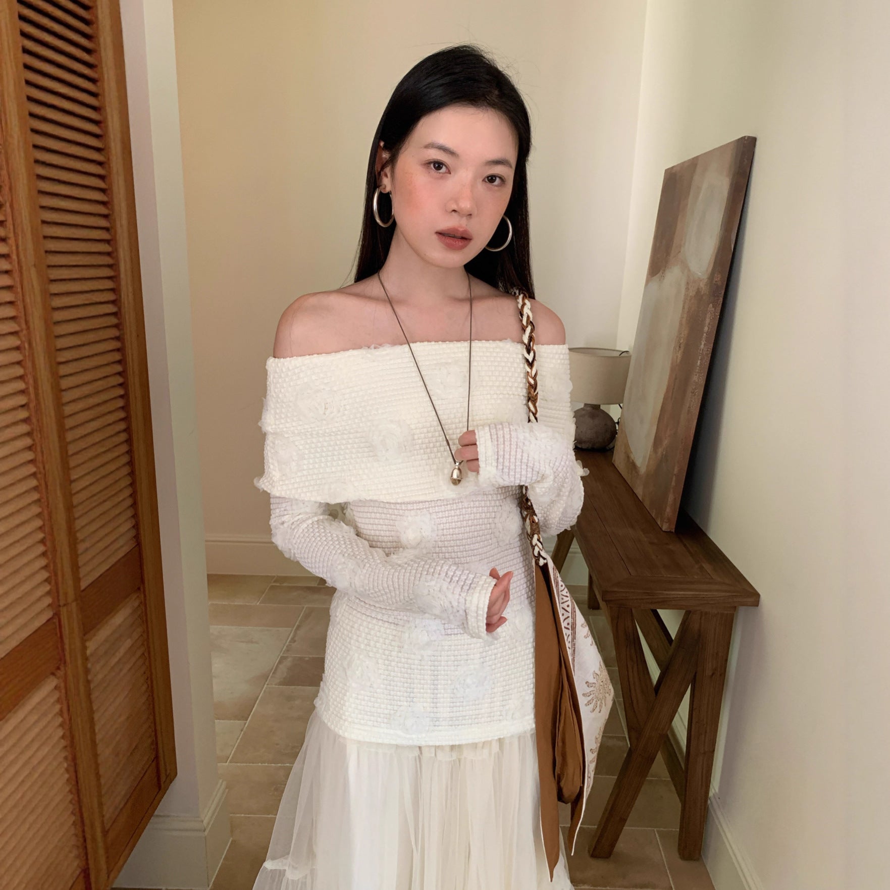 Japanese retro sweet age-reducing texture long-sleeved one-word shoulder bottoming shirt