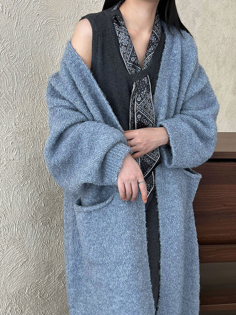 Soft and cozy wool knit long cardigan for women, new autumn korean style, thick and relaxed sweater jacket