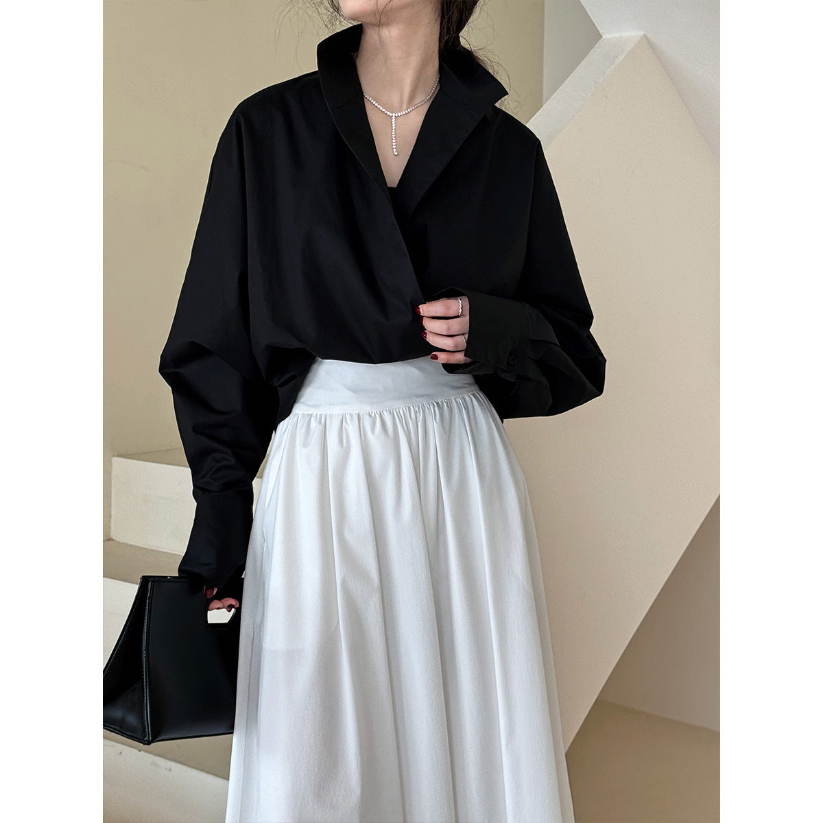 Silhouette stacked stand-up collar deep V-neck white shirt women's lazy bat sleeve temperament large version commuter shirt