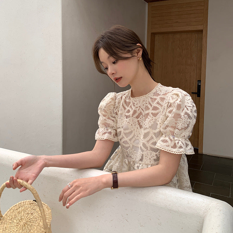 Hollow bubble sleeve lace top