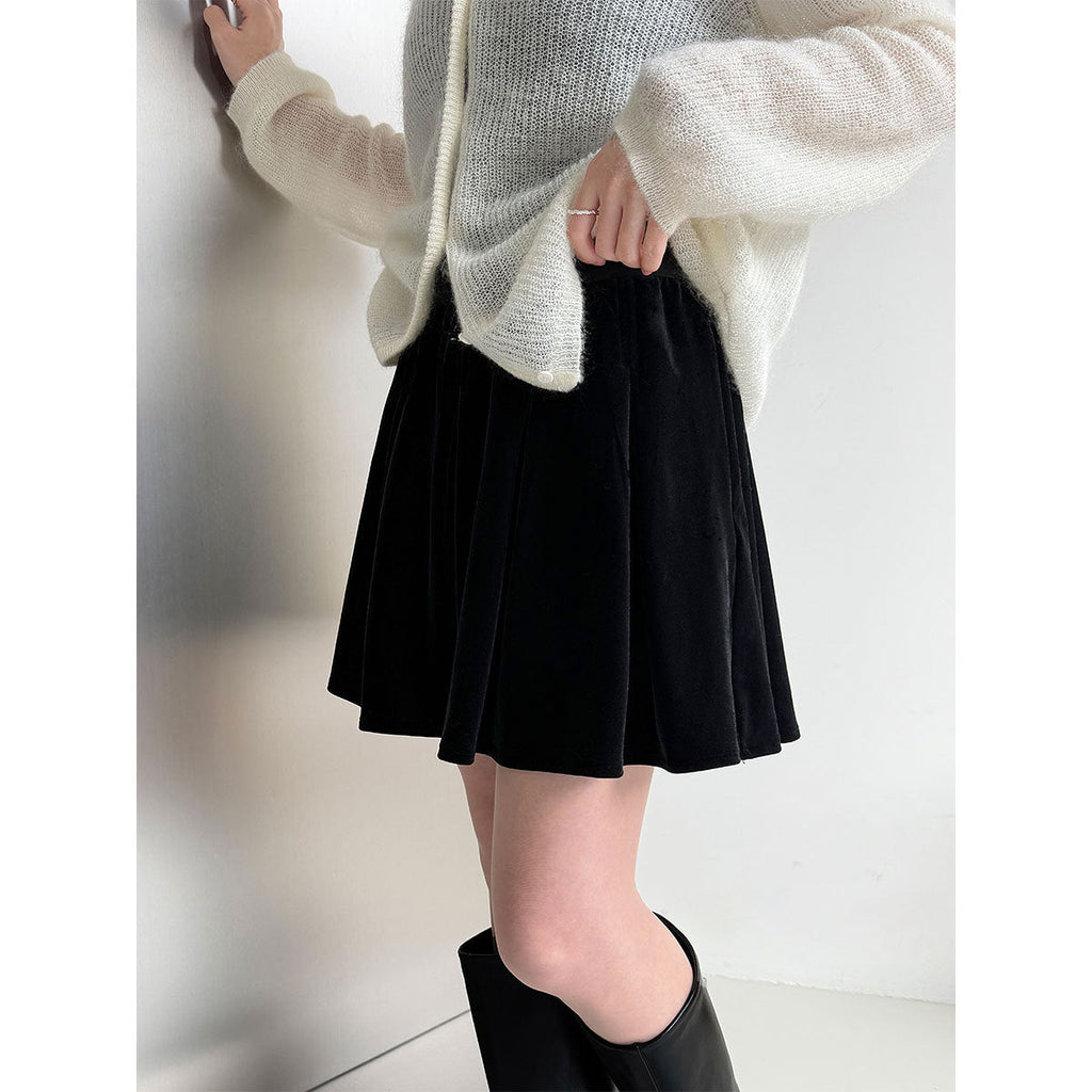 Retro black velvet short skirt women's 26 spring thin A-shaped skirt versatile puff pleated skirt