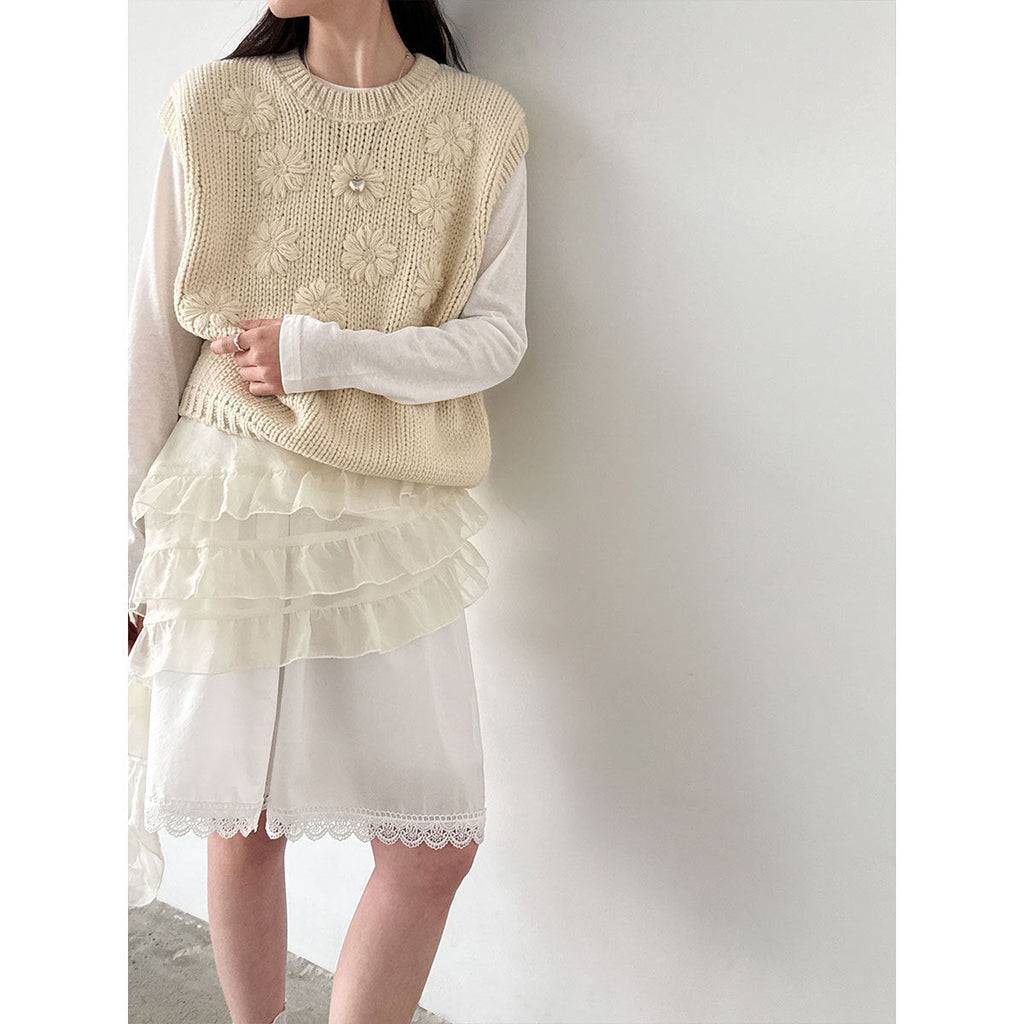 Three-dimensional flower knitted vest women's early spring Korean smart sense stacked wool vest top