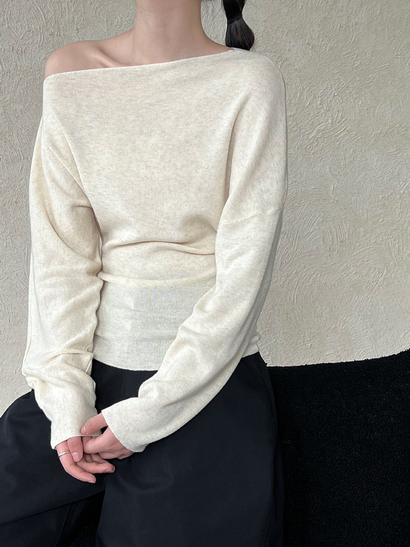 Design sense waist slim slanted shoulder knitted sweater women's autumn new long-sleeved off-the-shoulder top bottoming shirt ss780