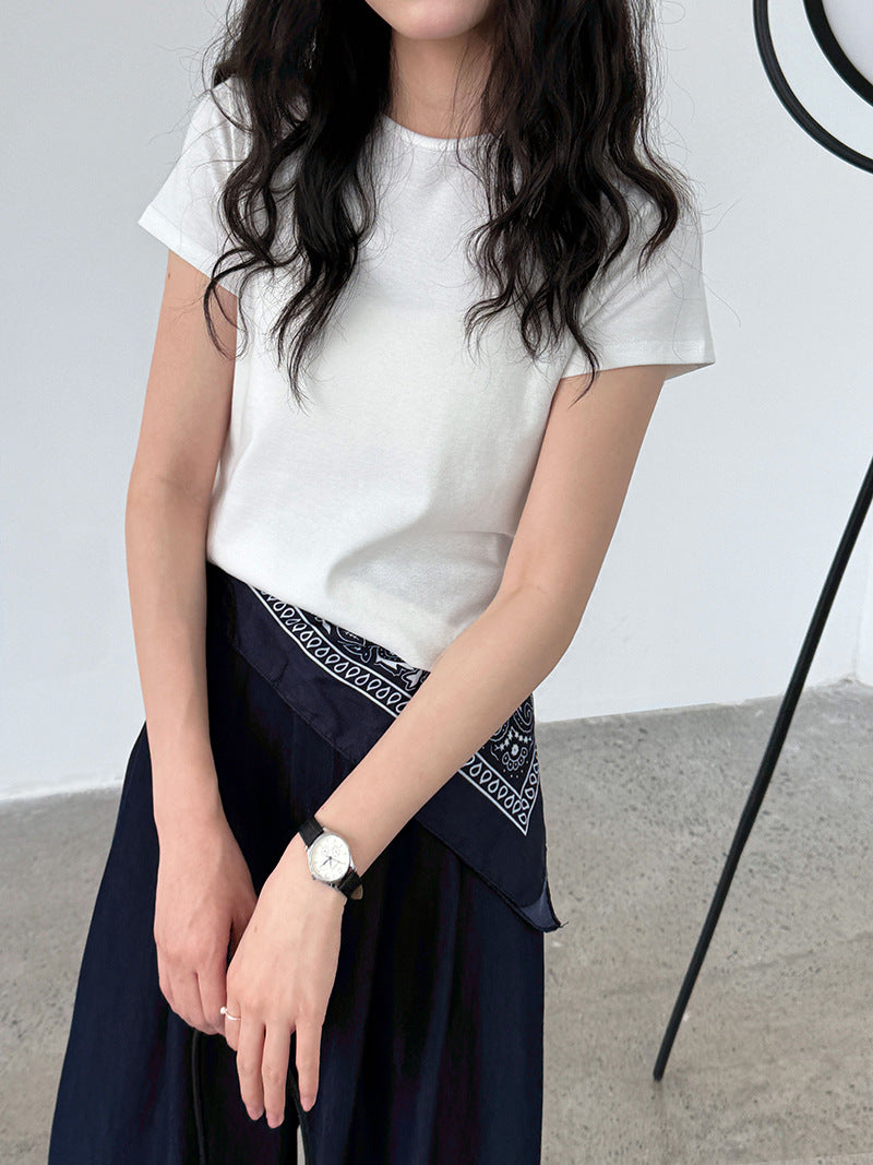 Simple cool basic base crew neck T-shirt