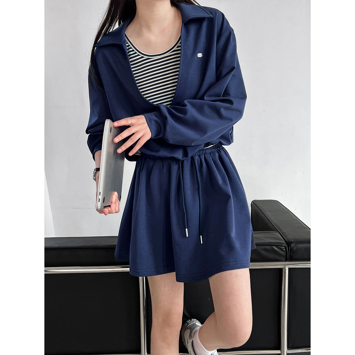 Korean age-reducing suit women's autumn new fake two-piece sweater + elastic skirt two-piece set