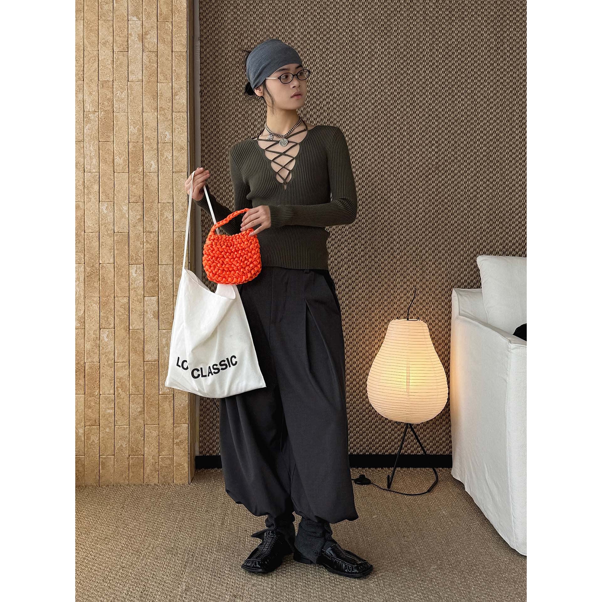 Modern cross-strap V-neck short knitted sweater slim-fitting top