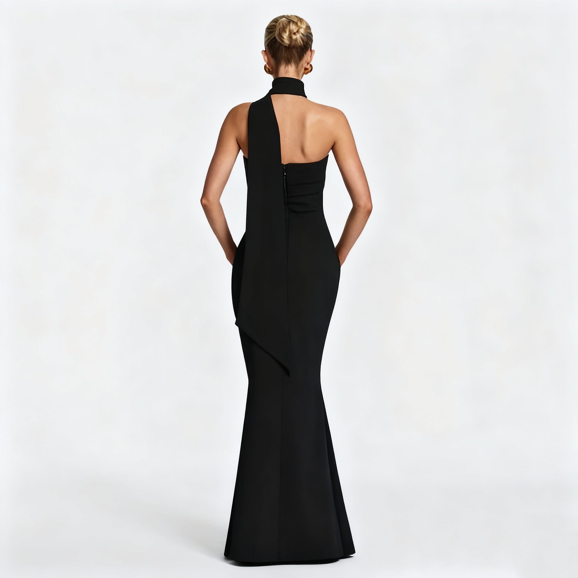 Slim-fit celebrity streamer halter hip skirt