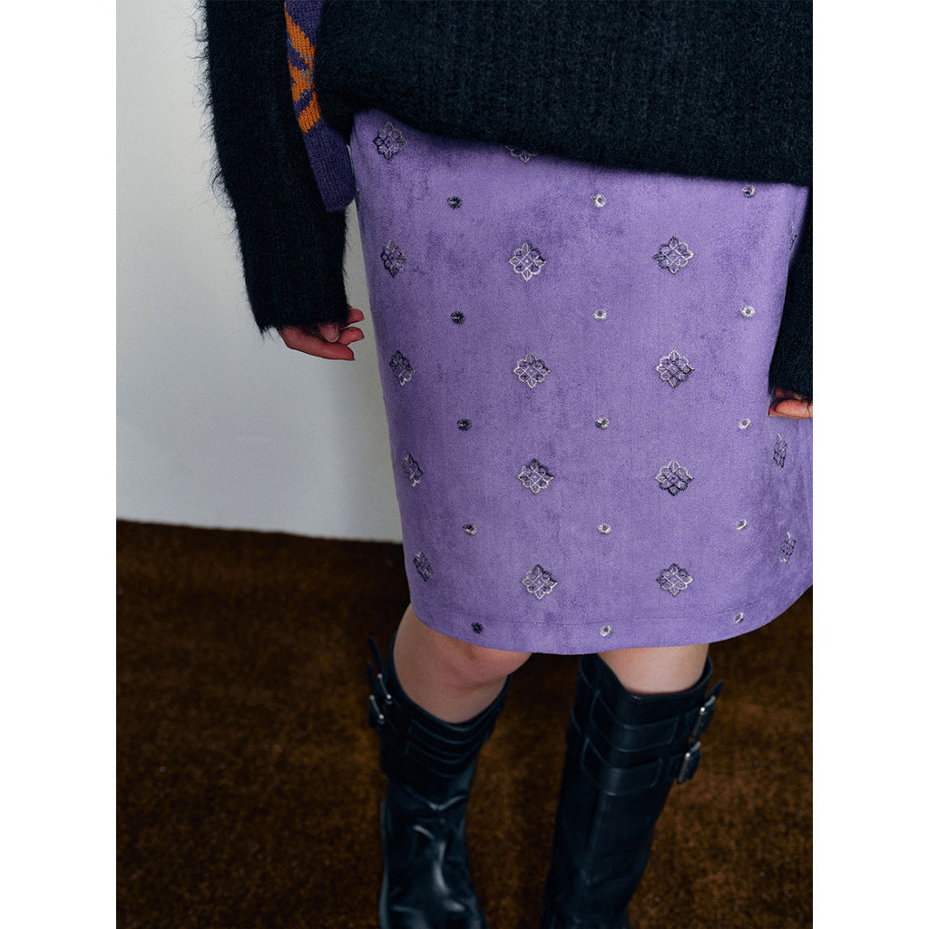 Winter new casual high-waisted suede classic embroidered versatile short skirt