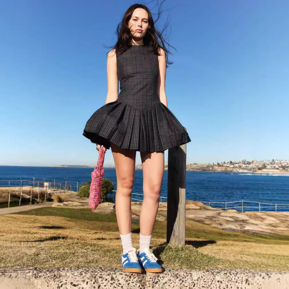 New temperament A-word plaid short skirt fashion design sense contrasting color plaid sleeveless dress women