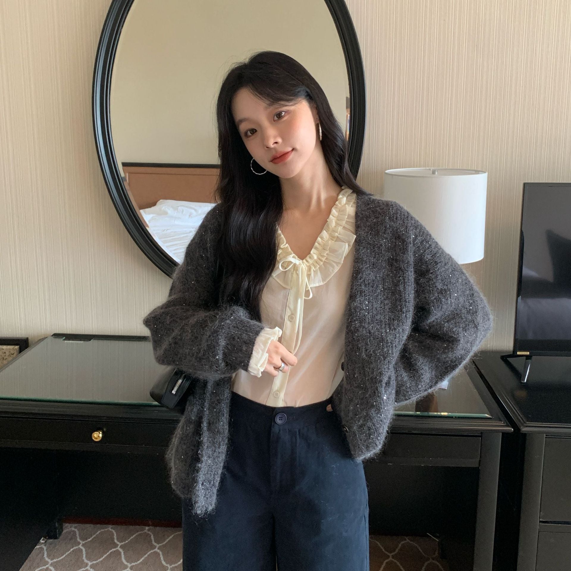 Fashion commuter lazy loose soft waxy v-neck sweater cardigan