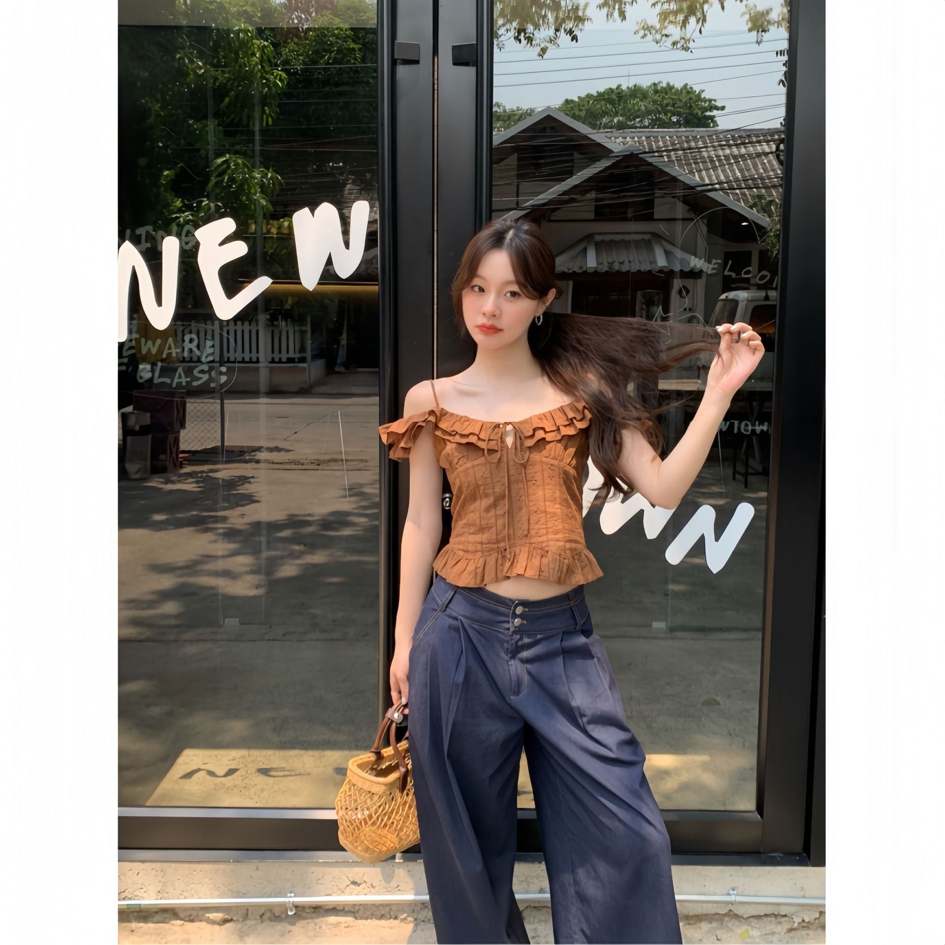 French sweet age-reducing delicate off-the-shoulder shirt women's suspender top