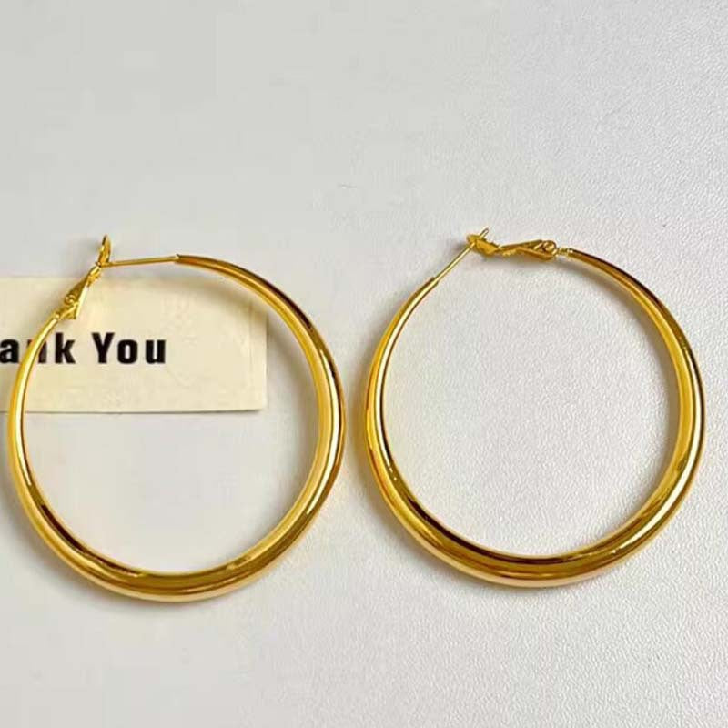 Fashion explosion Fashion metal wind Geometric smooth earrings Large circle Personality niche versatile ear jewelry Women