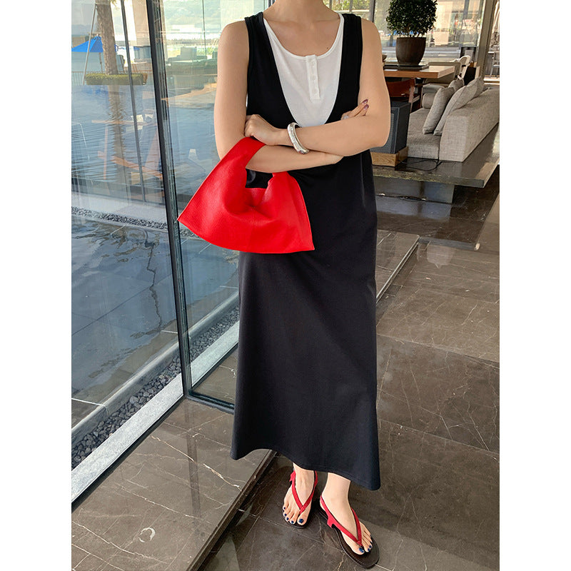 short vest + V-neck sleeveless long skirt