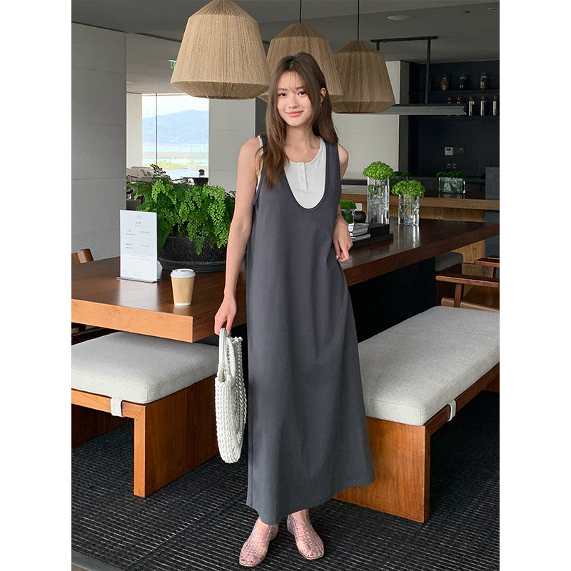 short vest + V-neck sleeveless long skirt