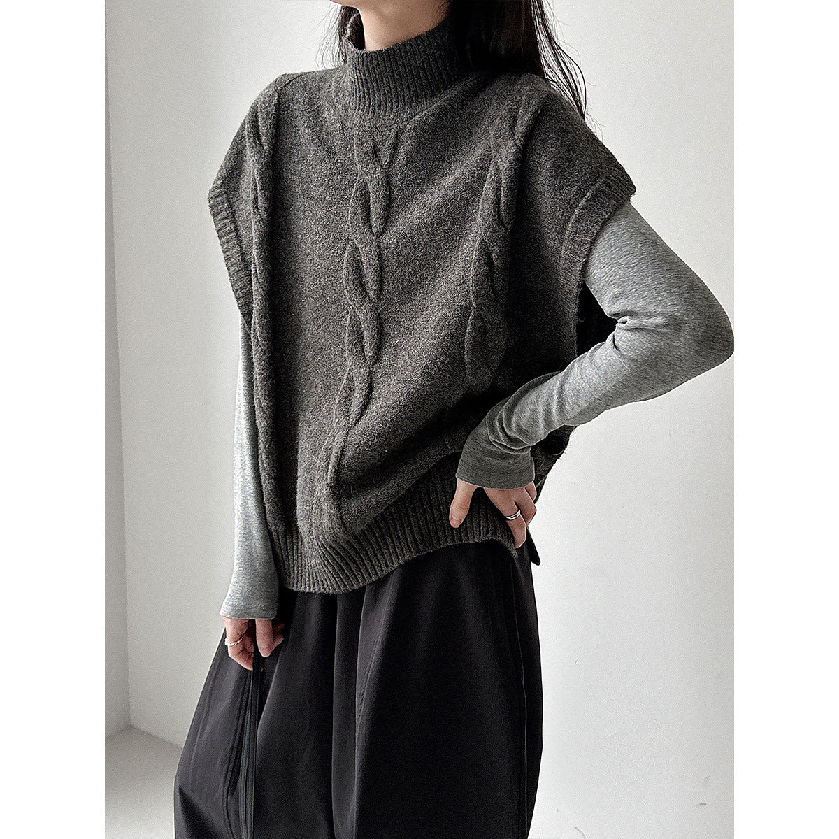 Korean retro twisted semi-turtleneck knitted vest women's 2026 spring stacked design vest