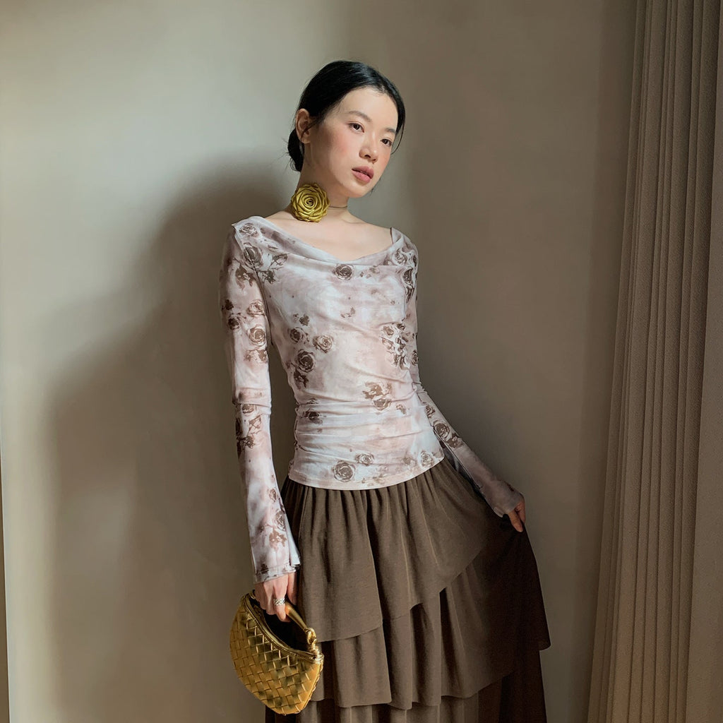 Design Swing Neck Slim Flower Long Sleeve Top