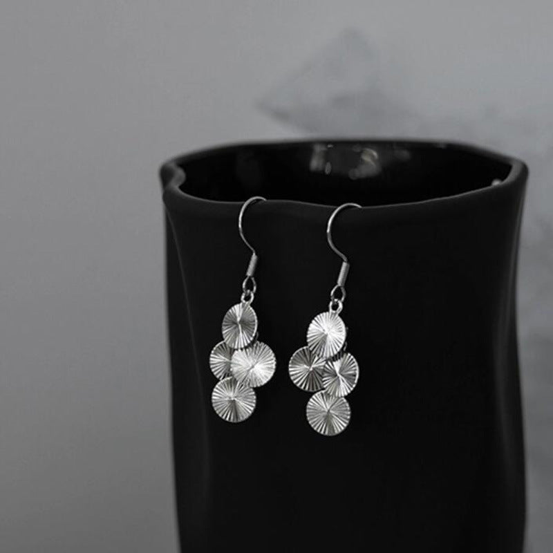 Shining car flower sequined earrings fashionable light luxury pleated disc ear hooks unique creative sense tassel thin earrings