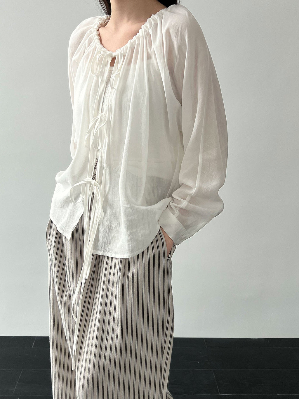 Korean drawstring shirt top women's spring new V-neck sunscreen shirt lace-up cardigan