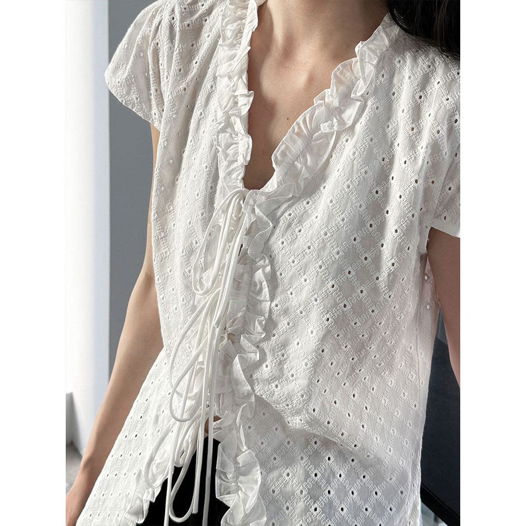 French sweet fungus edge V-neck short-sleeved women's summer new hollow embroidered strap shirt