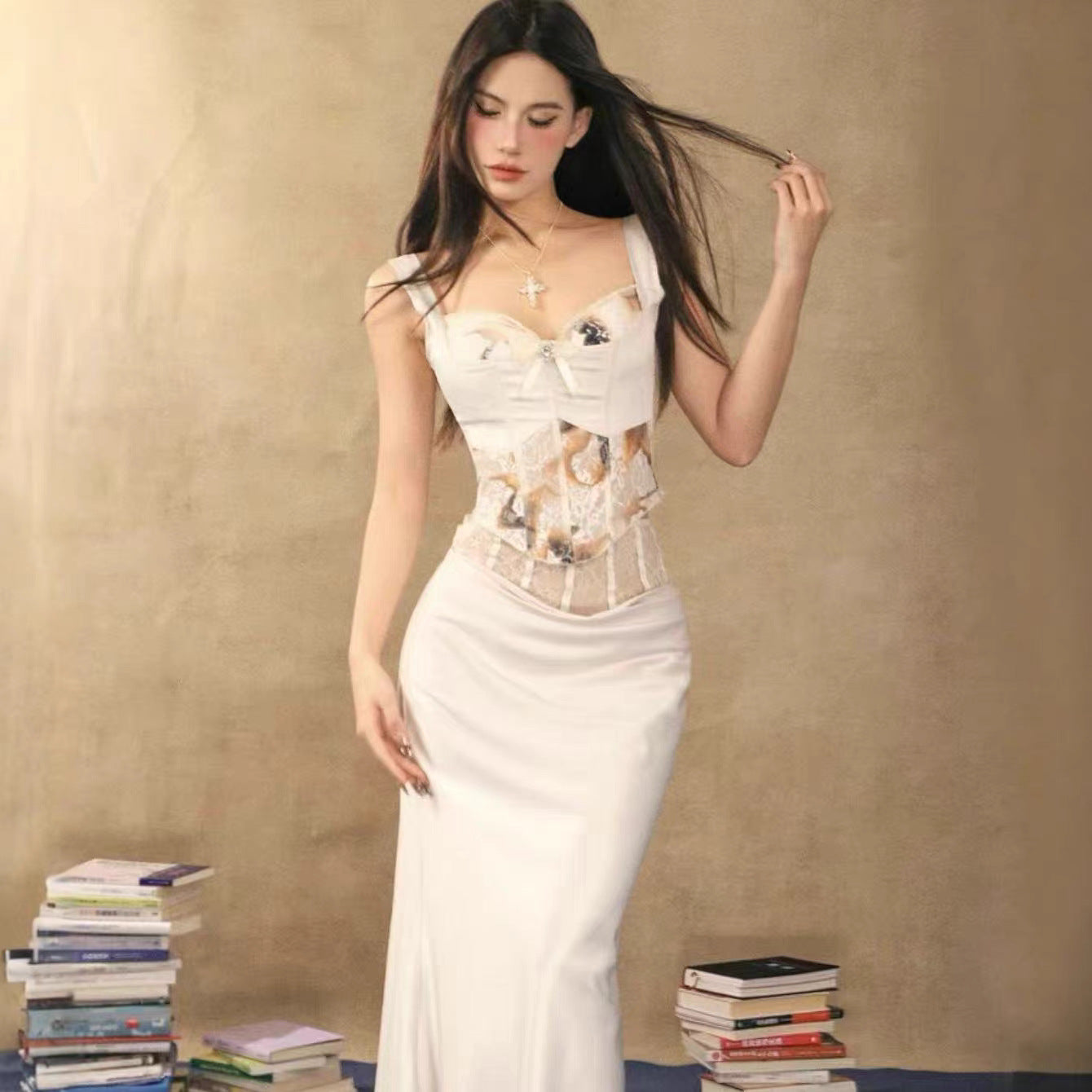 Premium temperament Spice Girl lace suspender vest, fishbone top, high waist, slim and thin, hip-wrapped dress set.