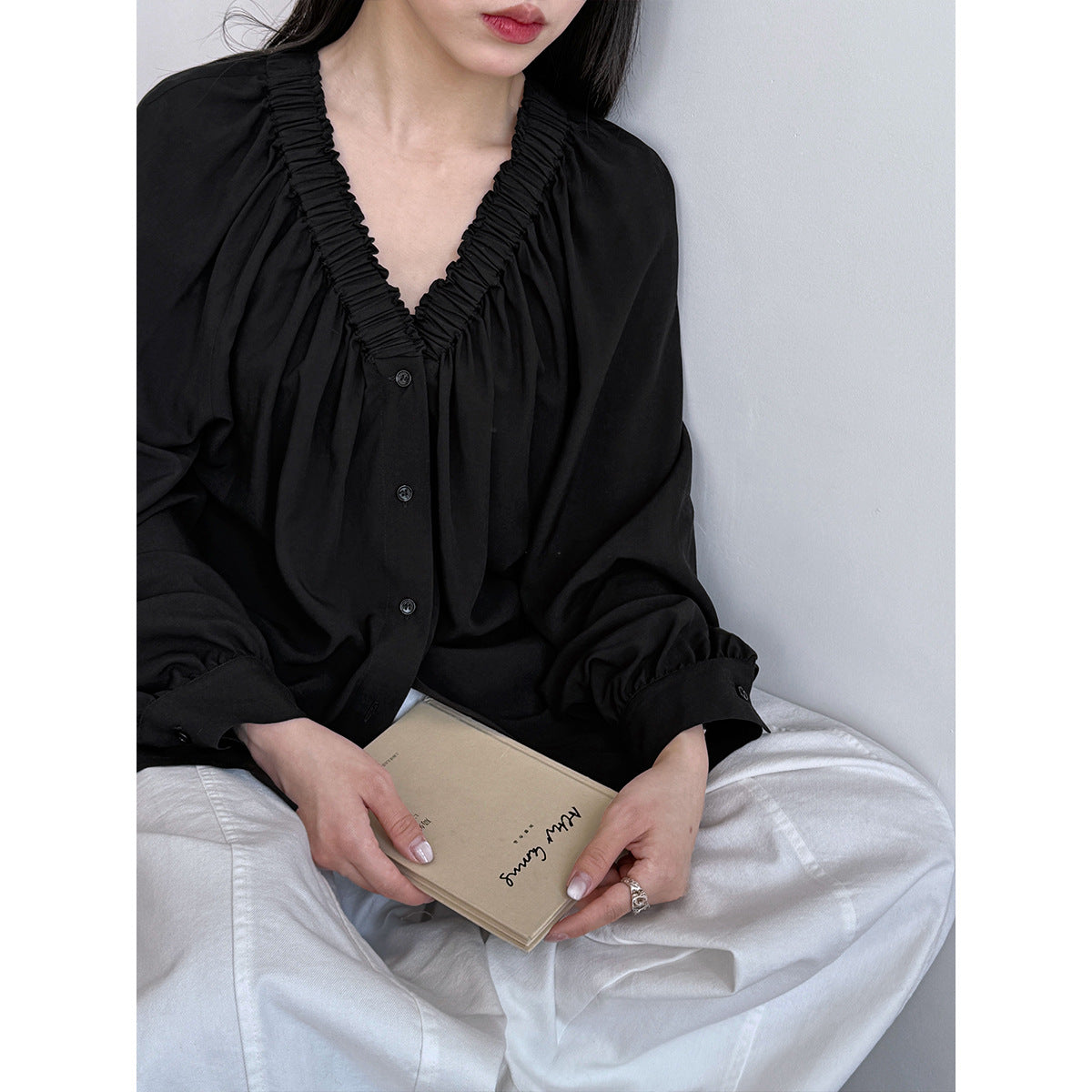 Korean temperament pleated V-neck loose shirt spring new commuter cool sunscreen long-sleeved shirt