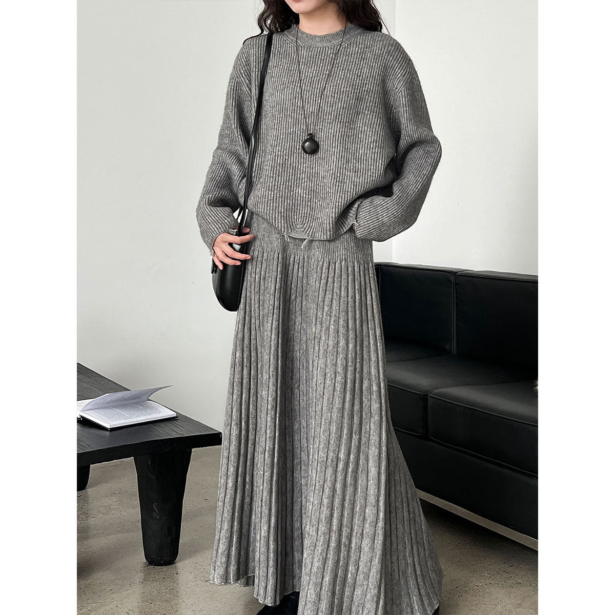 Korean lazy style crew neck knitted sweater + high waist and thin pleated skirt women's autumn and winter suit