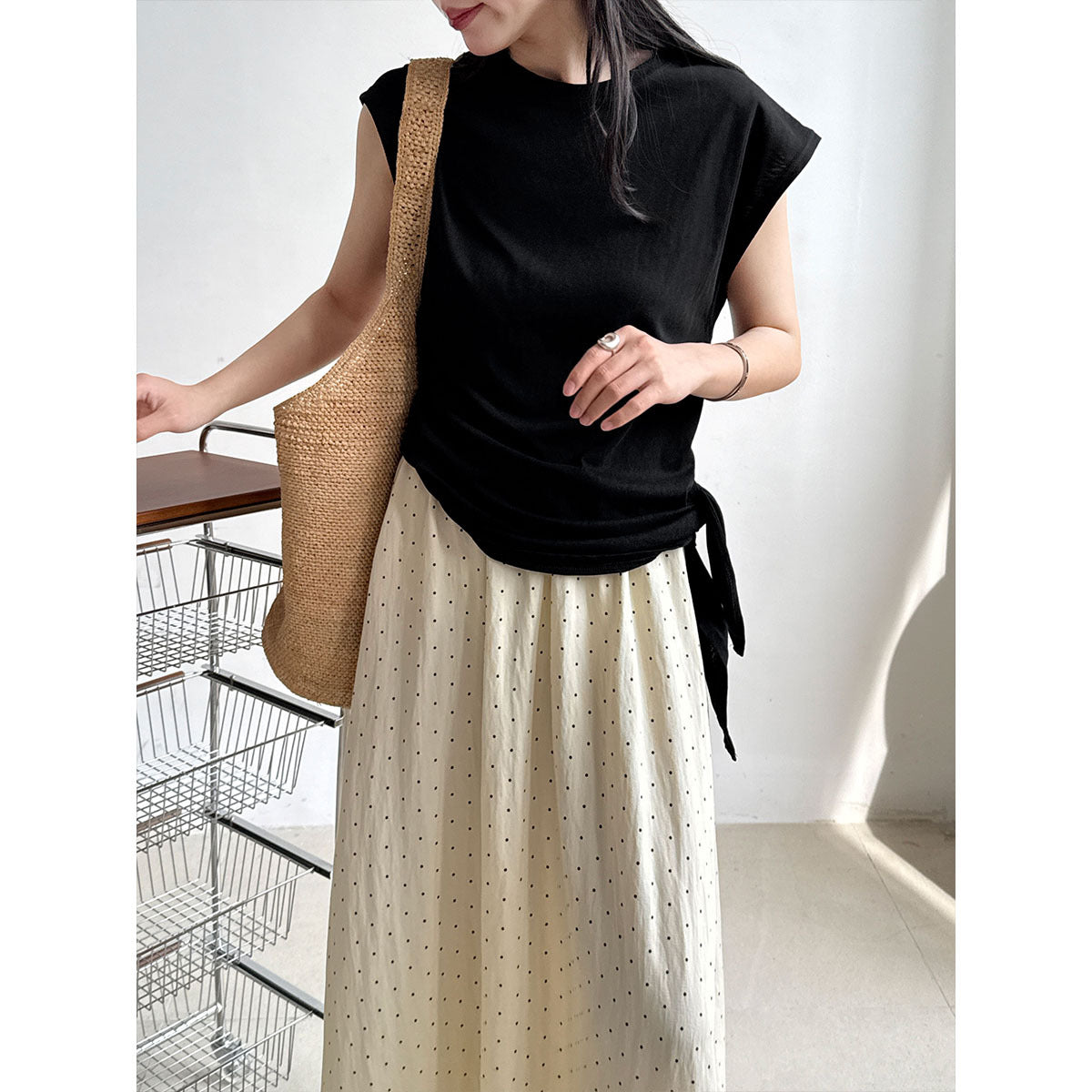 Korean version of simple slim-fitting lace-up short-sleeved women's summer new waist irregular hem T-shirt top