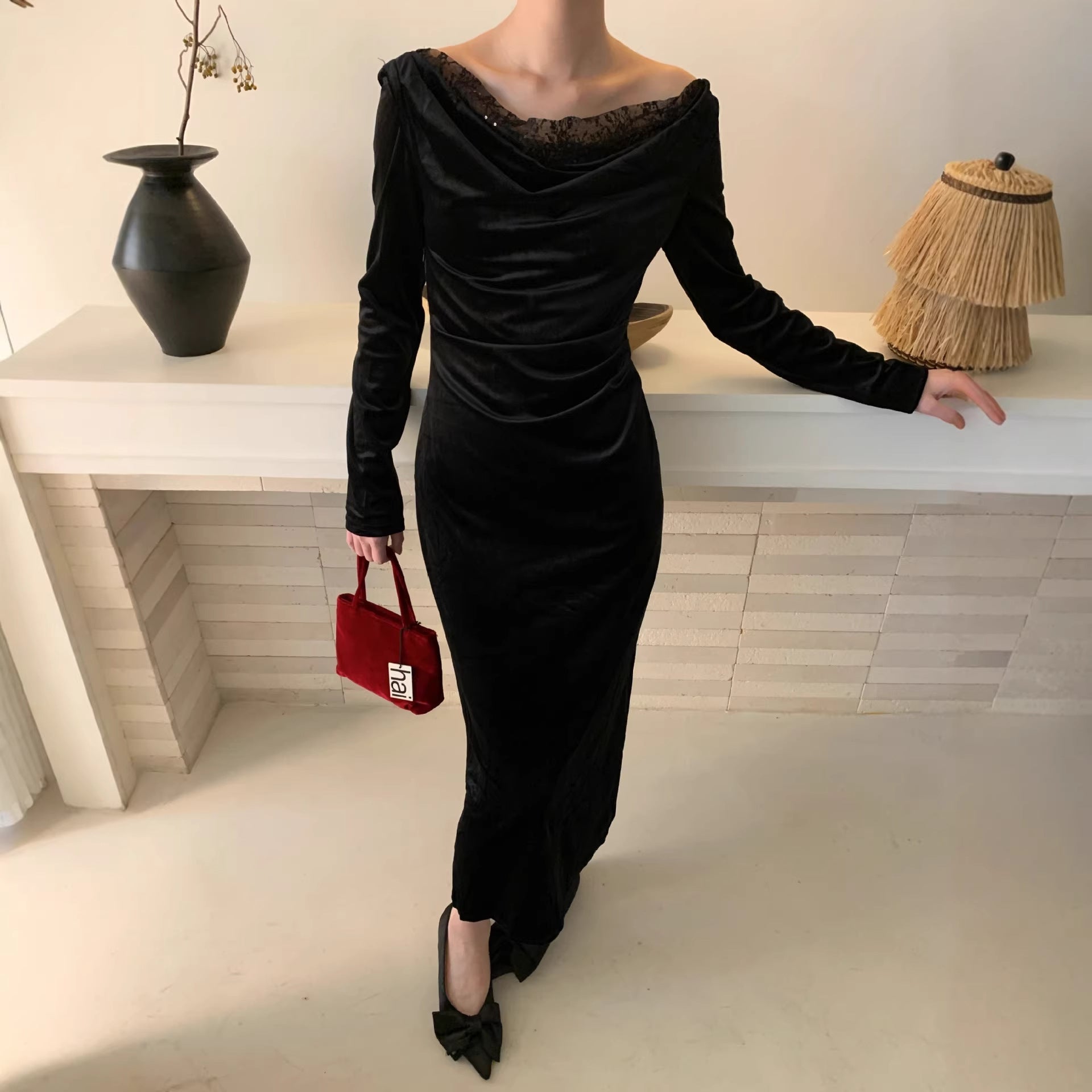 Elegant and slim velvet slingneck temperament dress