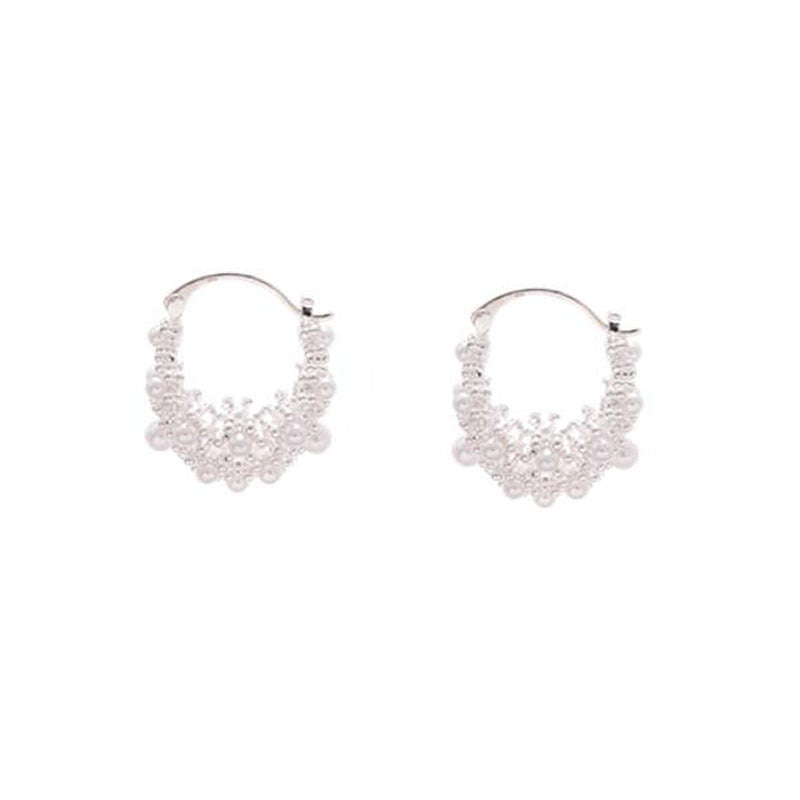 Retro pearl hollow earrings light luxury high-end ear buckle pearl flower basket personalized design unique and beautiful earrings