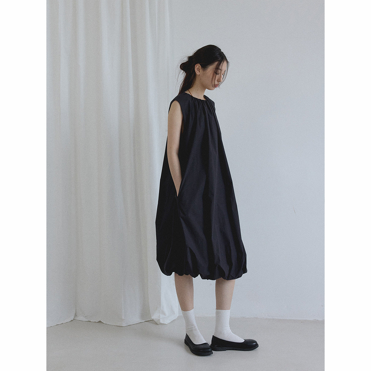Summer new casual round neck easy and simple small fly sleeves solid color vest bubble skirt