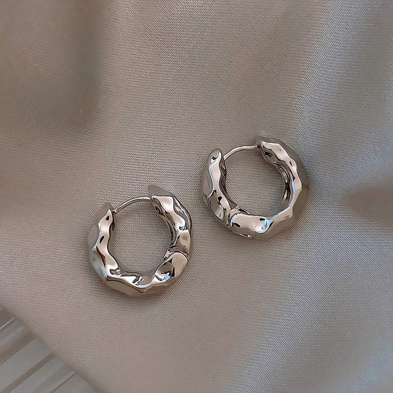 Light luxury ear buckle niche design high-end metal circle earrings new popular gold earrings earrings