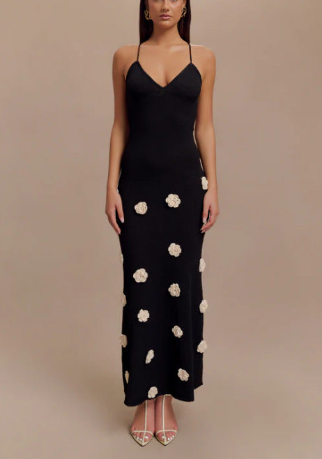 New suspender skirt sexy dress, three-dimensional flower knitted halter strap hip-wrapped dress