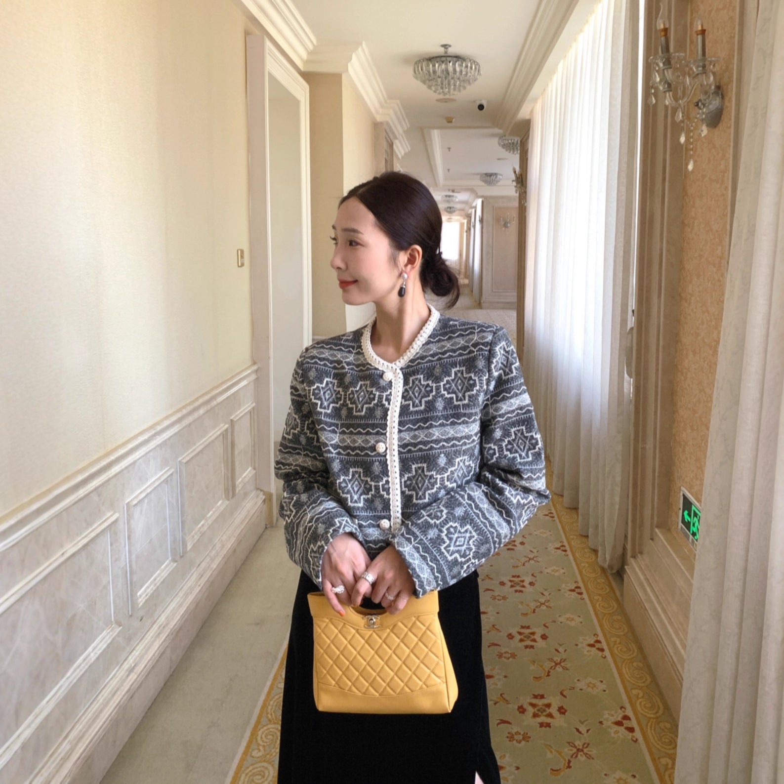 French literary and retro embroidered jacquard short Xiaoxiangfeng jacket