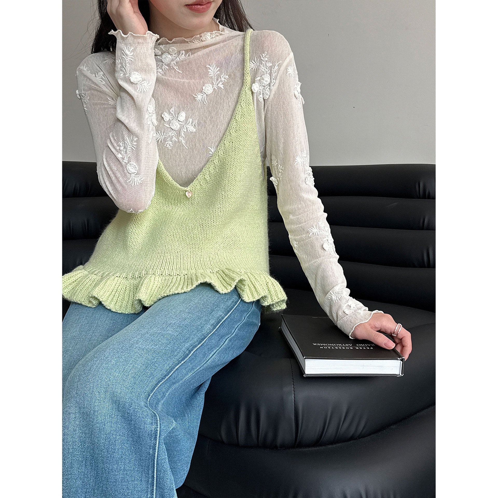 Gentle V-neck ruffle edge knitted vest women's 26 early spring new stacked wear versatile suspender top