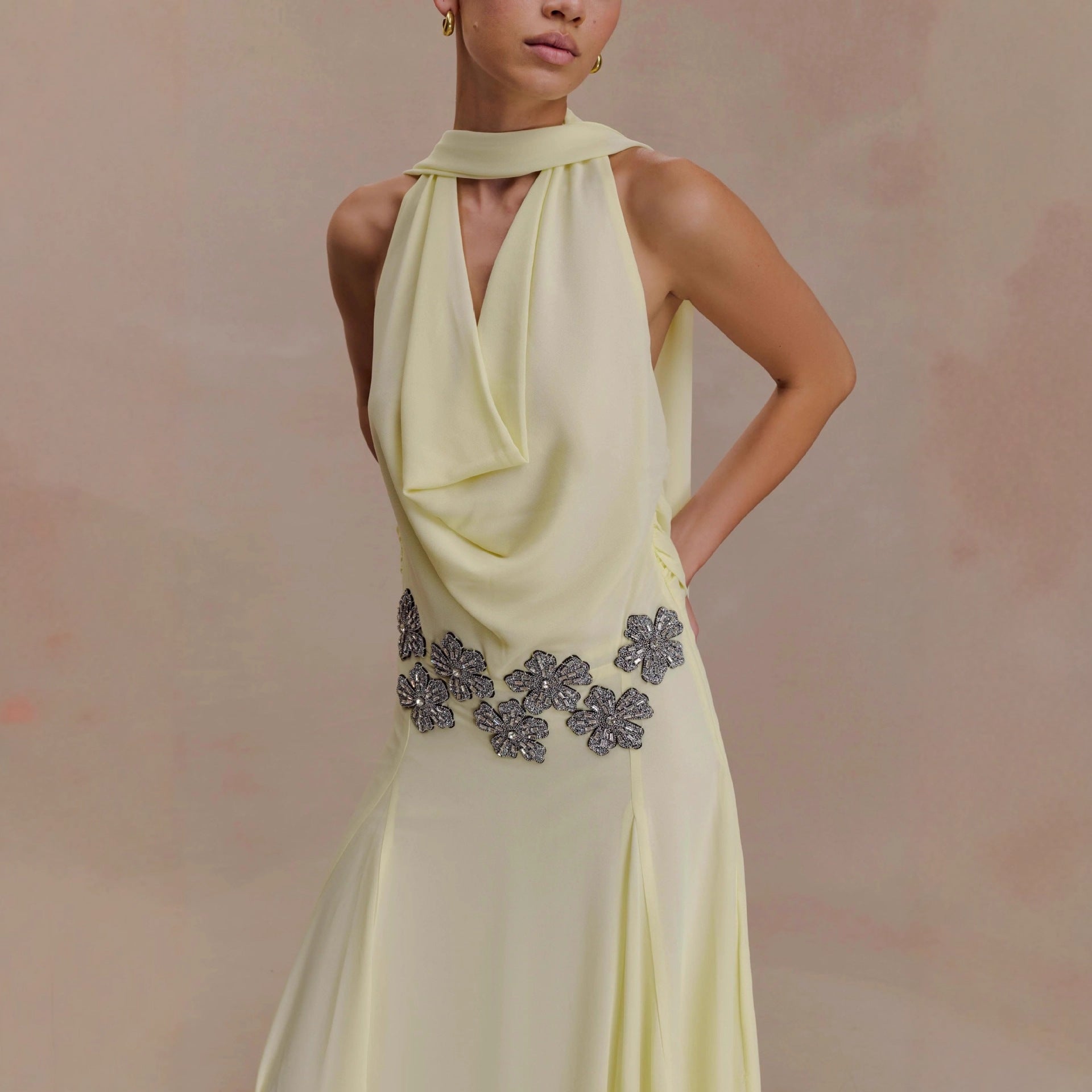 Fashion backless streamer neck dress