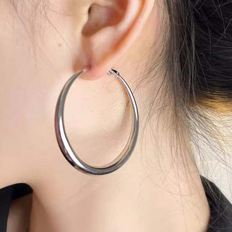 Fashion explosion Fashion metal wind Geometric smooth earrings Large circle Personality niche versatile ear jewelry Women